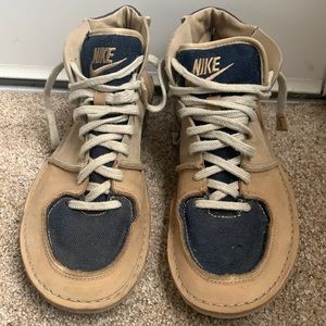 Vintage suede Nike sneaker - left heal needs work